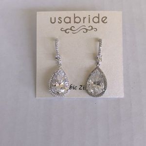 Cubic Zirconia drop earring